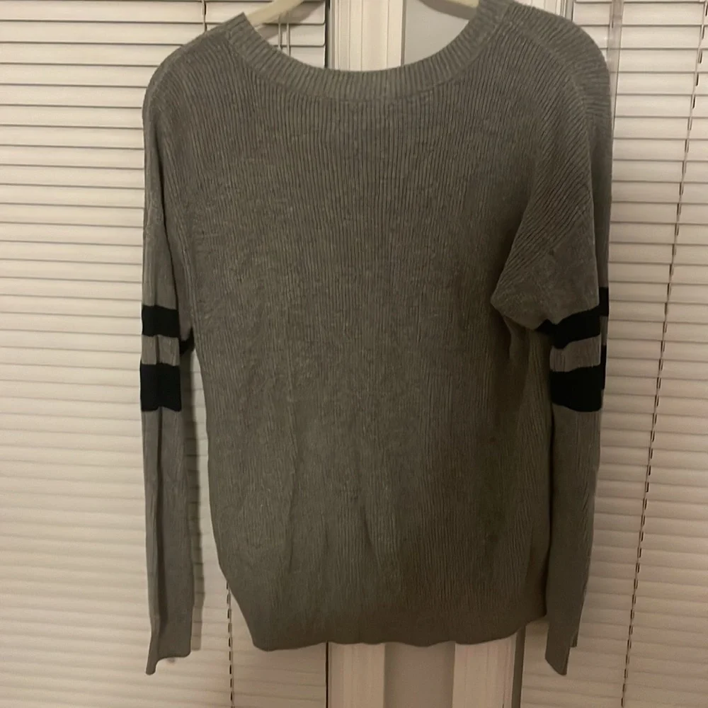 Button down sweater - Picture 2 of 4